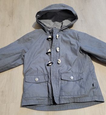 Veste imperméable à capuche  23 mois