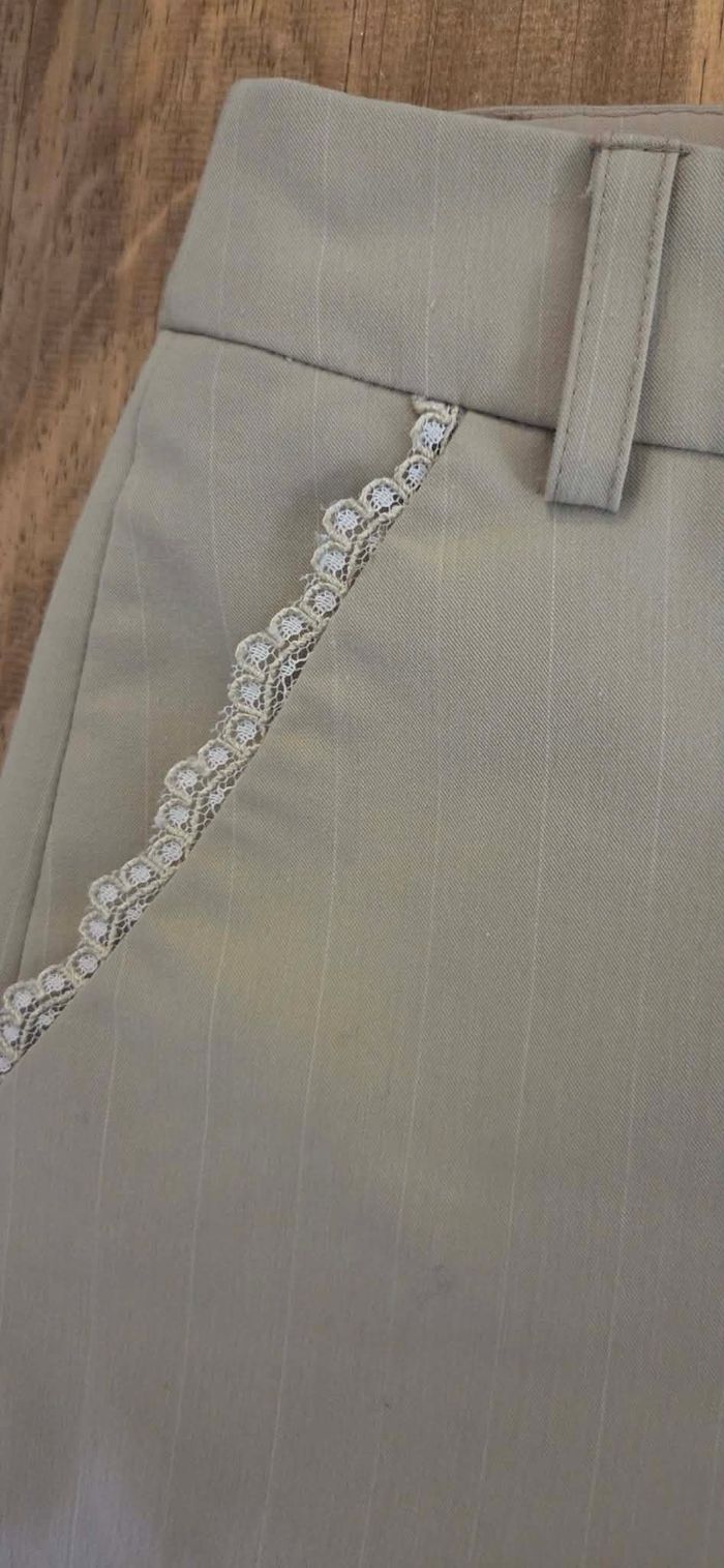 NAF NAF – Pantalon Élégant Beige Rayures Fines – Taille 38 – Excellent État - photo numéro 5