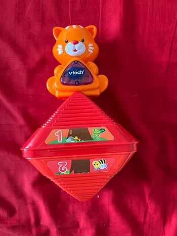 Jouet d'éveil pyramide