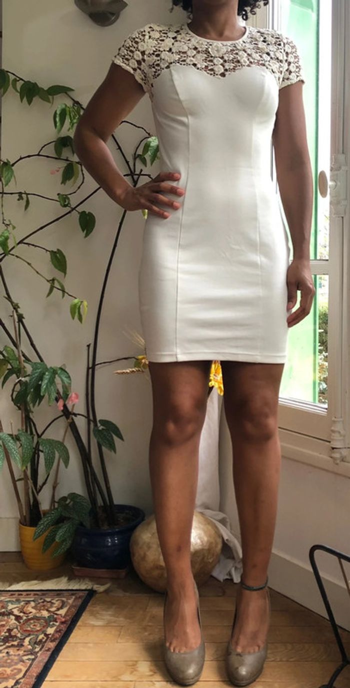 Robe mini avec guipure - photo numéro 10