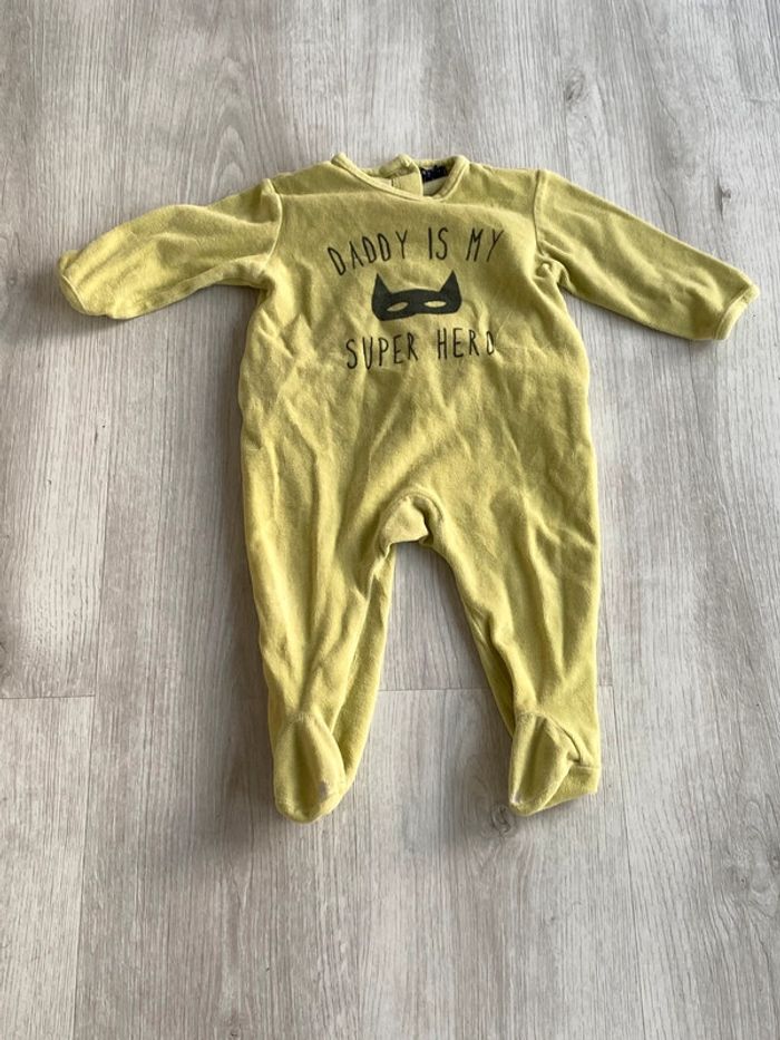 Grenouillère 9 mois Kiabi petit défaut