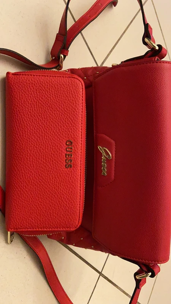 Sac et porte monnaie Guess