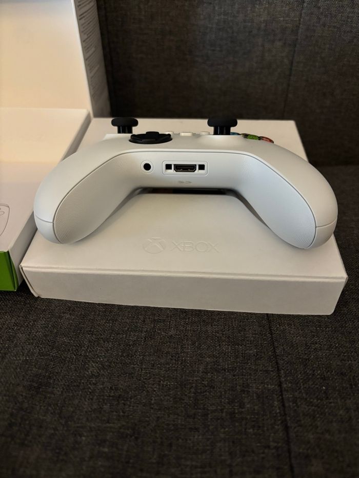 Manette Xbox one et Séries S/X blanche - photo numéro 6