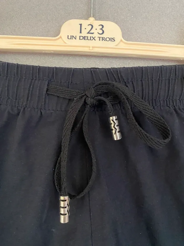 Short noir et blanc - photo numéro 3