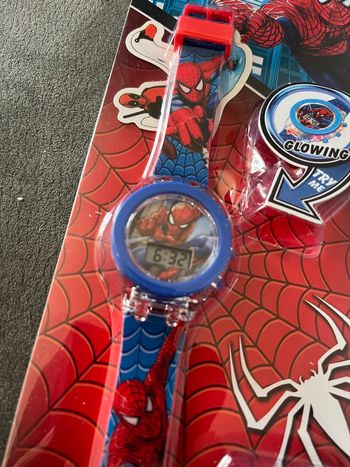 Montre digitale lumineuse enfant Spiderman