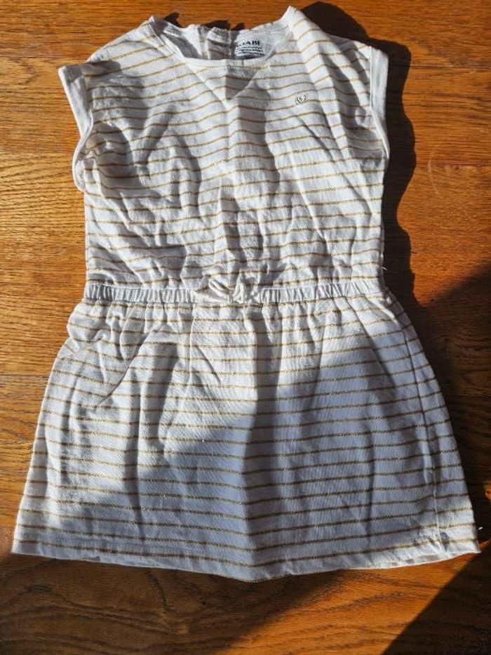 Robe sans manches