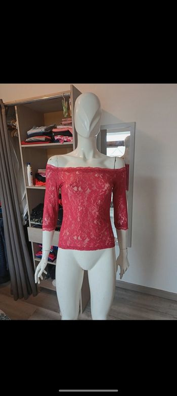 Top à dentelle rose
