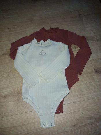 Lot de 2 bodies kiabi 24/36m
