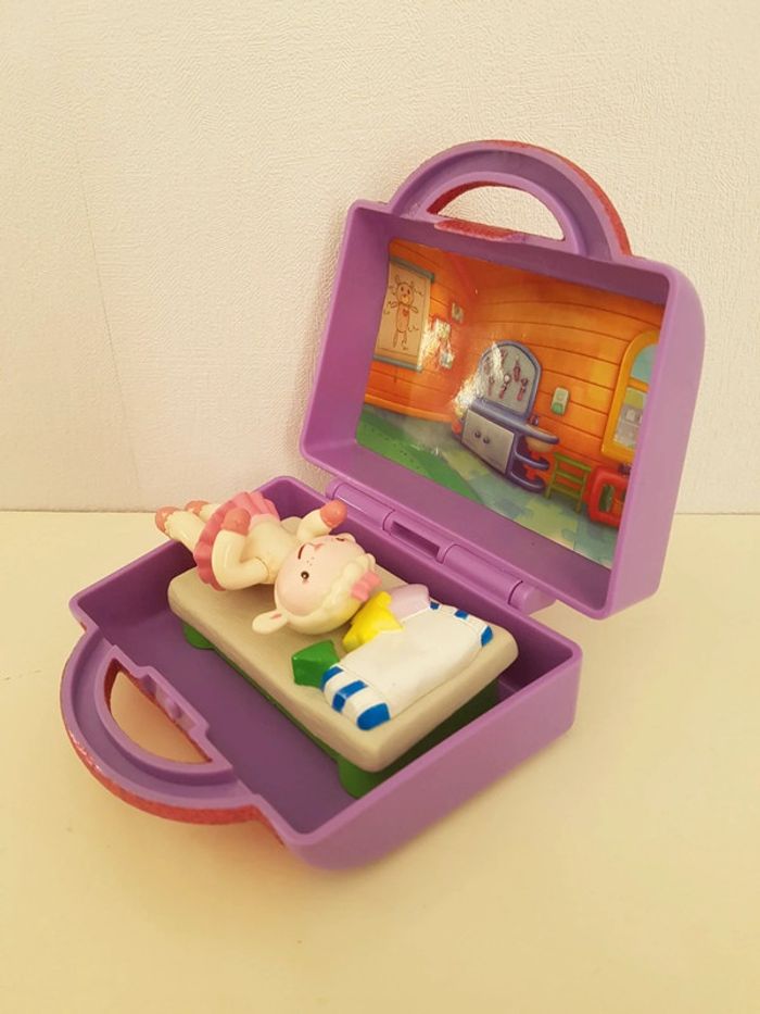 Mini univers malette Dr La peluche et ses amis Disney junior - photo numéro 12