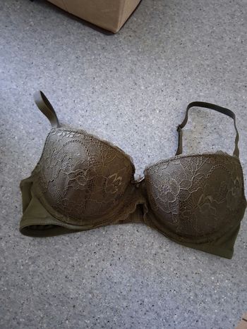 Soutien gorge " kiabi " " t- 90-D" kaki