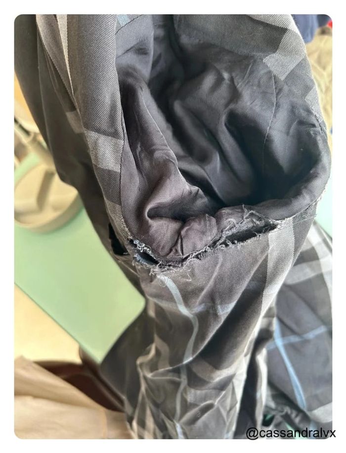 Trench bleu marine Burberry - photo numéro 4
