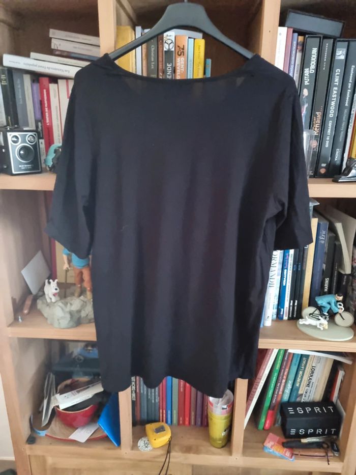 T Shirt  noir coupe large taille 44 - photo numéro 2