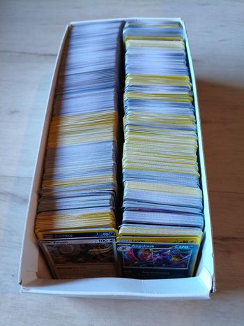 Lot 100 cartes Pokémon VF en très bon état