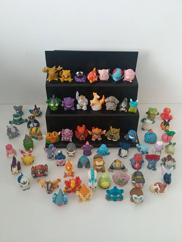 Lot de 66 figurines pokémon finger puppets