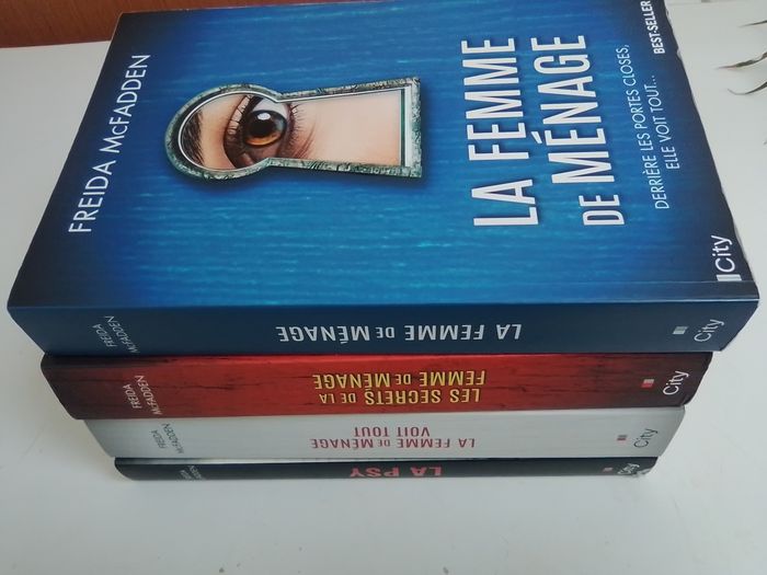 Lot de quatre livres de Freida Mcfadden - photo numéro 3