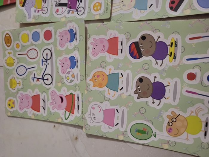 Peppa pig 40 gommettes autocollantes 2 décors - photo numéro 3
