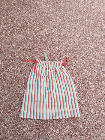 Jupe a rayures taille élastique neuve taille 122
