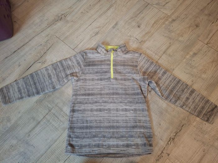 Pull garçon ou fille 6 ans