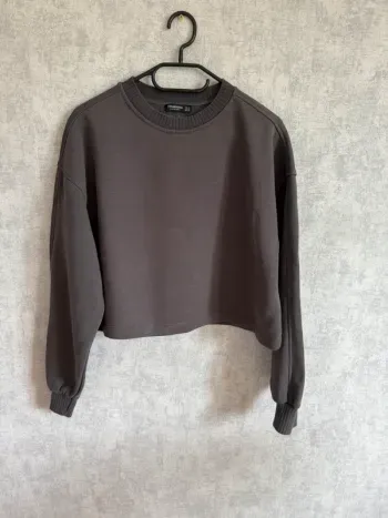 Sweat gris stradivarius taille M