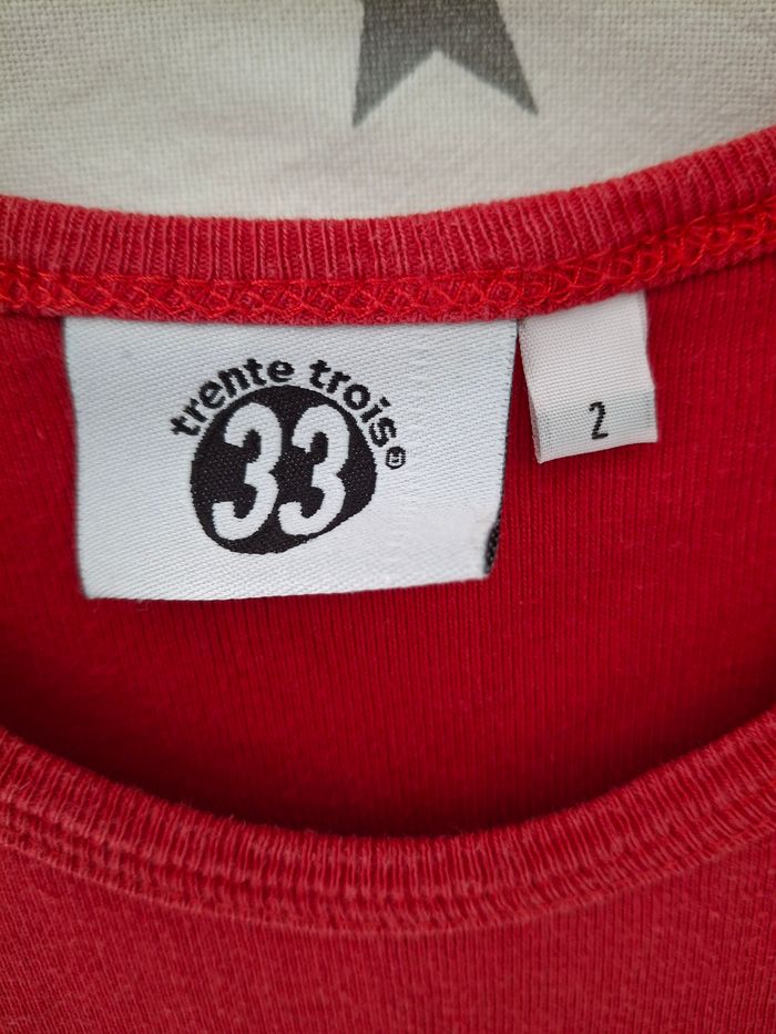 Tee-shirt rouge avec impression dans le dos 12 ans Trente trois - photo numéro 4
