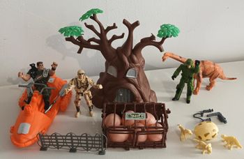 Lot personnage avec dinossaure