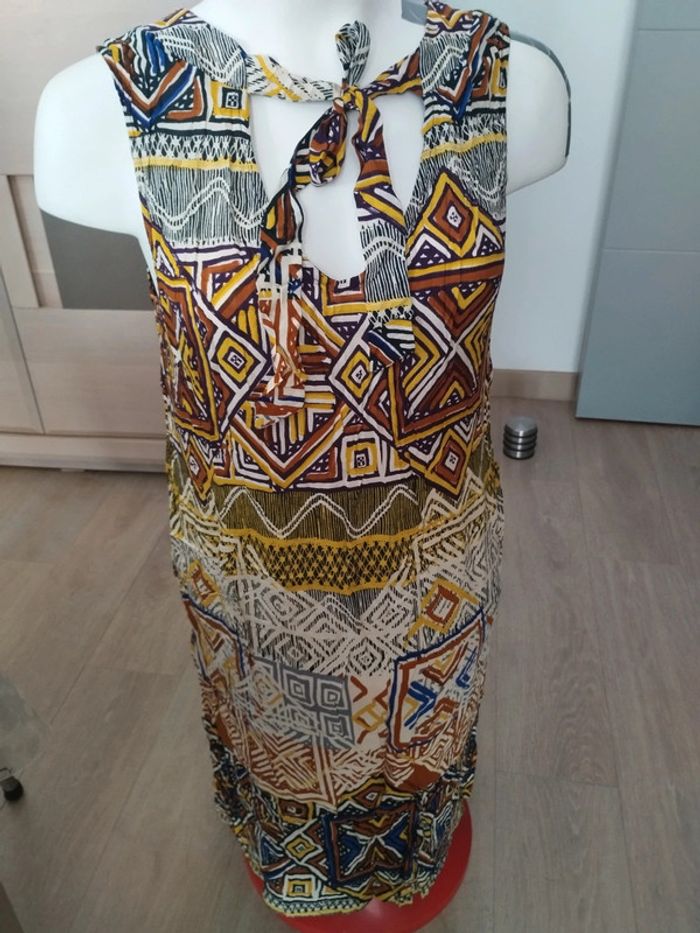 Robe d' été colorée taille 44 très agréable à porter - photo numéro 3