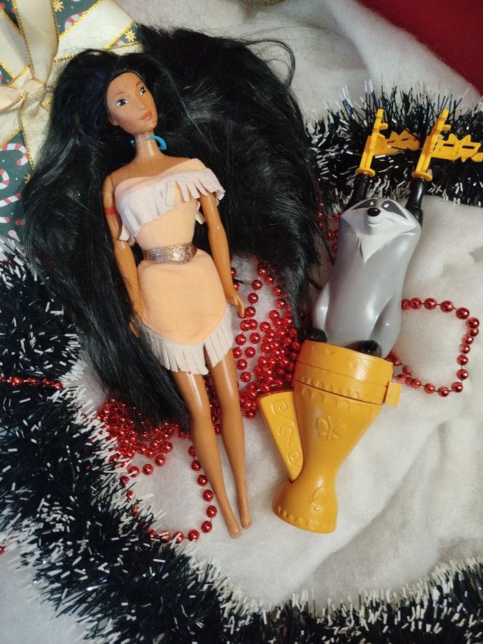 Poupée Pocahontas et sa machine à tresses - Vintage 90's