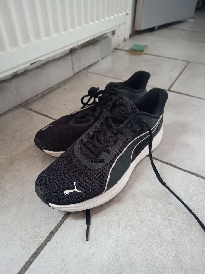 Baskets Puma peu portées