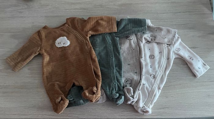 Lot 4 pijamas naissance