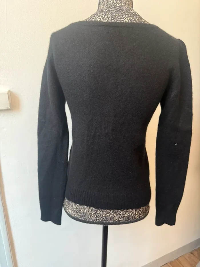 Pull noir 100% cachemire Victoria Casal x Hello Kitty – Taille 2 (équiv. M) - photo numéro 3