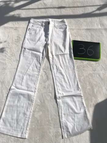 Très beau pantalon jeans t 36