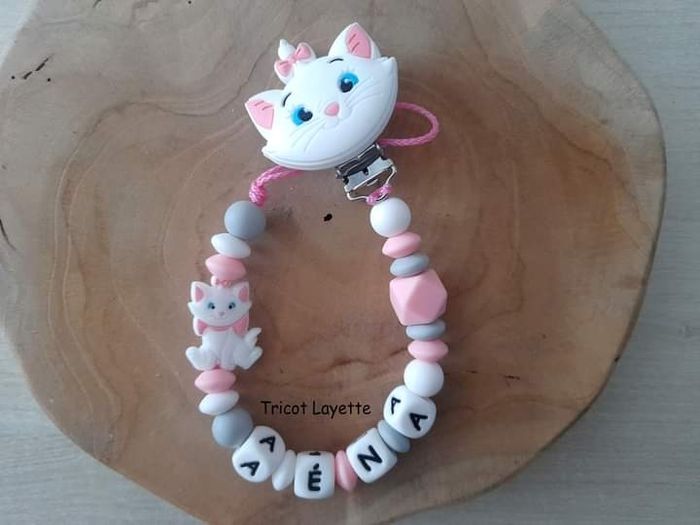 Attache tétine fille