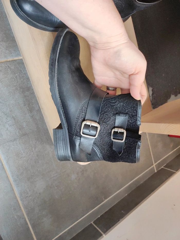 Bottines noires - photo numéro 2
