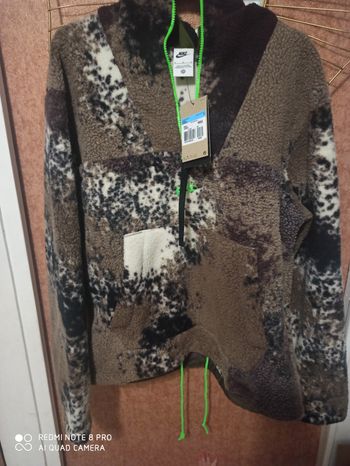 Sweat Capuche Polaire matière style mouton 
Nike Authentique