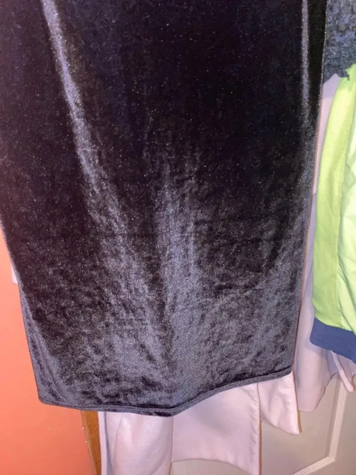 Robe velours noir classe chic fête 🍾 - photo numéro 3