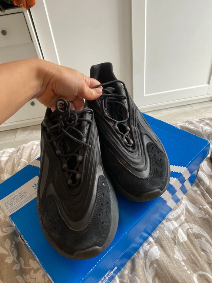 Basket adidas taille 41,5 - photo numéro 2