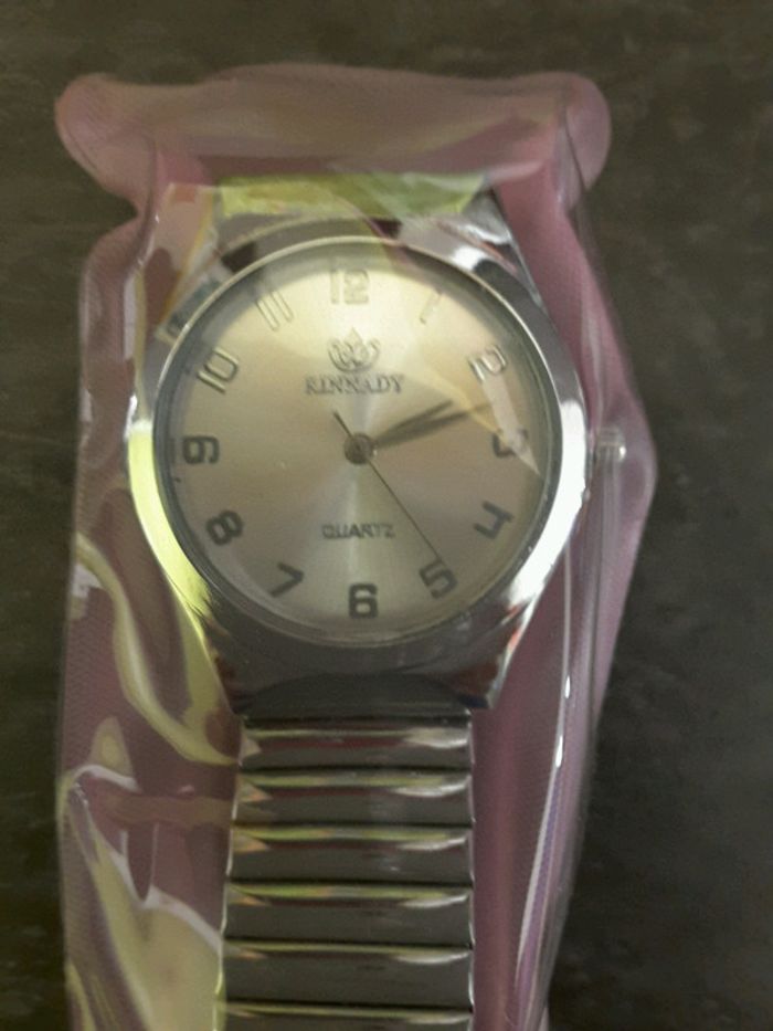 Montre neuve - photo numéro 2