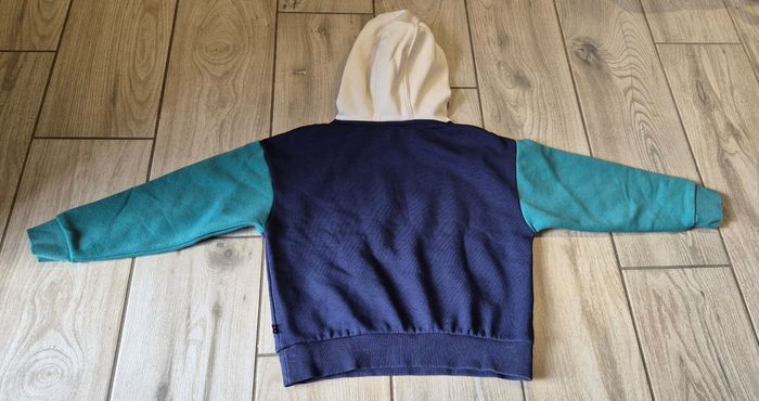 Pull a capuche - photo numéro 2