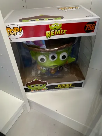 Grande pop alien remix woody 756
