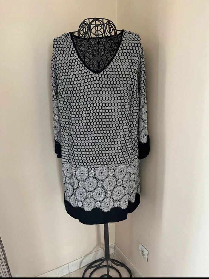 Robe  ou  tunique  Taille 42