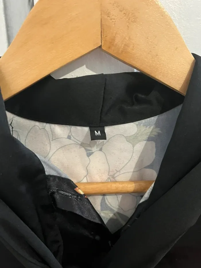 Chemise noir fleurie satin satinée blouse - photo numéro 3