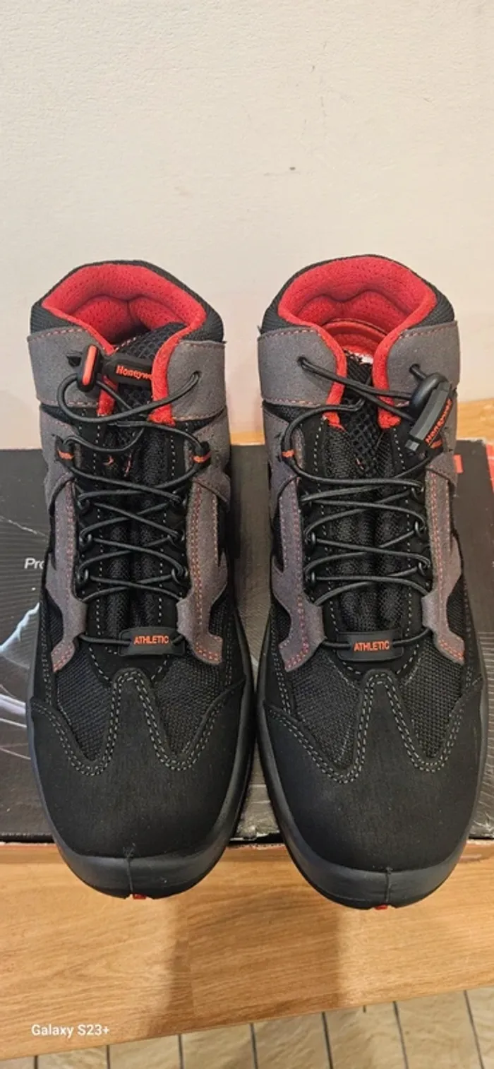 Chaussures de sécurité neuves