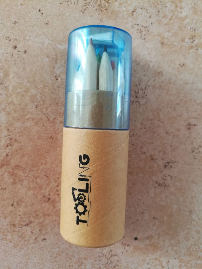 Boite crayon de couleur - photo numéro 2