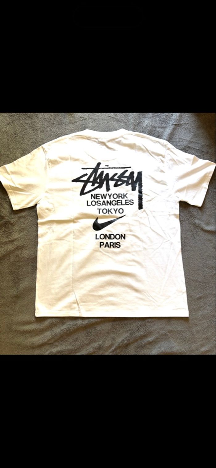 T shirt stussy taille M blanc - photo numéro 1