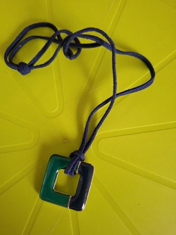 Collier avec pendentif