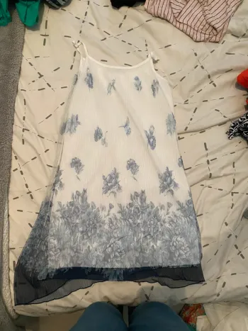 Robe bleu et blanche