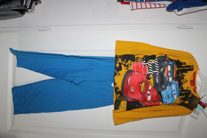 pyjama cars disney jaune et et bleu 6 ans