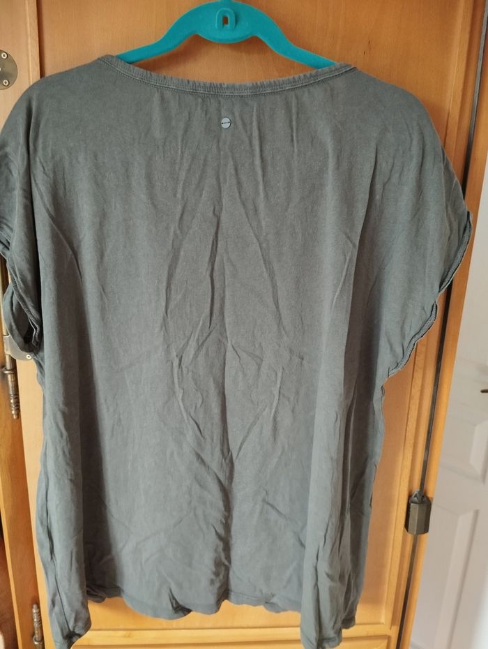 Tee-shirt femme kaki - photo numéro 2