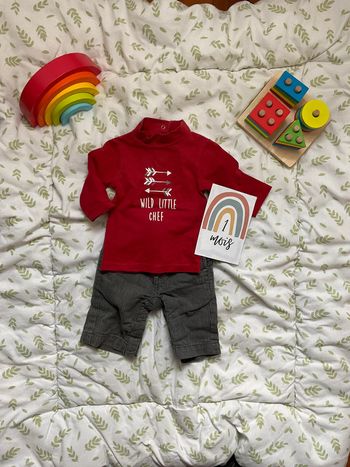 ensemble sous pull col roulé rouge kiabi et pantalon gris kitchoun 1 mois