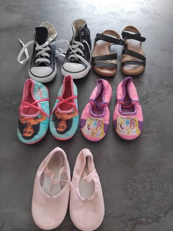 Lot chaussures fille t 26